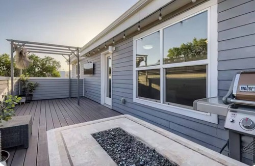 West Colfax Condo | 3 Story Condo with a rooftop at Sloans Lake in Downtown Denver