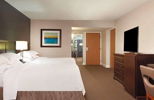 Nassau Bay Hotel | 3 Units Perfect getaway offering comfort, convenience, and lakeside serenity