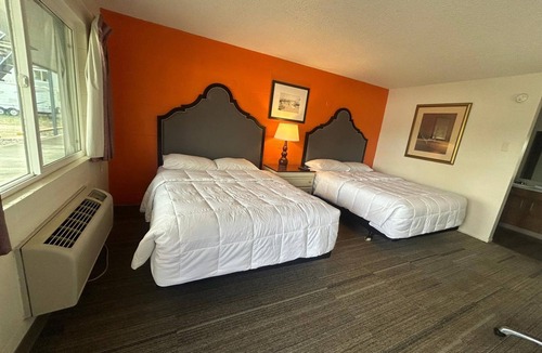 Walla Walla Hotel | 3 Walla Walla Rooms Perfect for Group Stays! | Pet Friendly & Free Parking