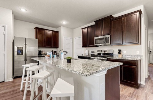 San Antonio House | 30 Days Or More+Dog Friendly+4BR+Sleeps 9