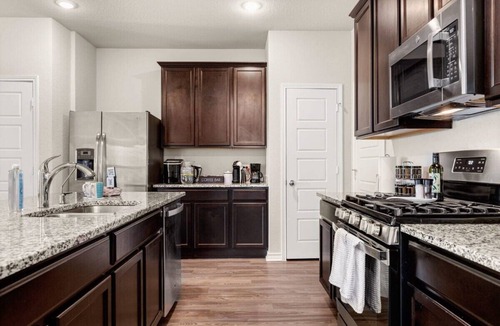 San Antonio House | 30 Days Or More+Dog Friendly+4BR+Sleeps 9