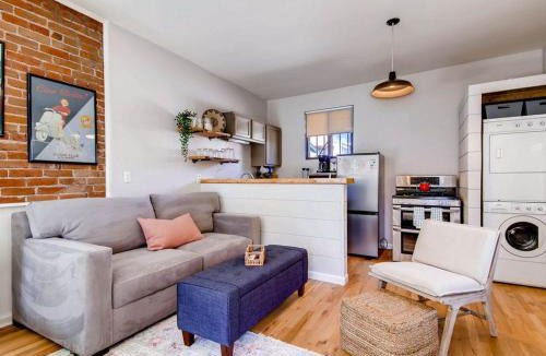 West Highland House | 3329 W 31st