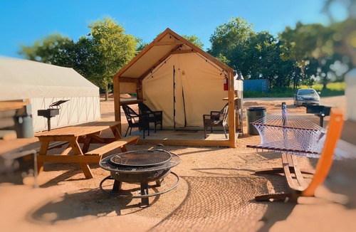 Prairie Lea Cabin | #37 Son's River Ranch - Glamping Cabin w/2 Queen Beds
