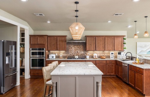 Belton House | 3800sf Lake Front Home, Hot Tub, Next to Boat Ramp and Park, Centrally Located!