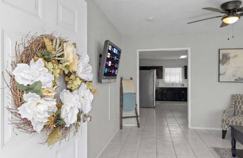 Amarillo House | 3BD/2BA Crew Ready for Goodnight Campus, 35mi from Claude w/Blackouts, 1G WiFi
