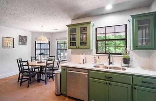 Lee County House | 3Bd/2Ba Home with Guesthouse on 5 Acres w/Starlink Internet-15 Min to Snow's BBQ