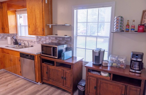 Southeast Houston House | 3Bdrm/Game Room Home/World Cup/15 Min to NRG/5 Min from Hobby Airport