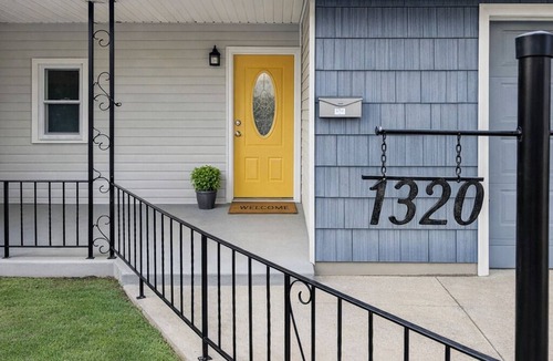 Des Moines Apartment | 3Bed Cozy House in Quiet Neighborhood