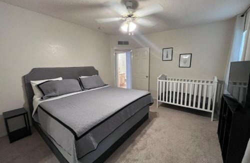 Sun Ridge South Apartment | 3bedroom- Spacious Open-Concept Home, Near Shops and Dining