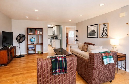 South Seattle House | 3BR 2BA Beacon Hill Backyard Oasis-Firepit,BBQ Deck, Workspaces & Parking