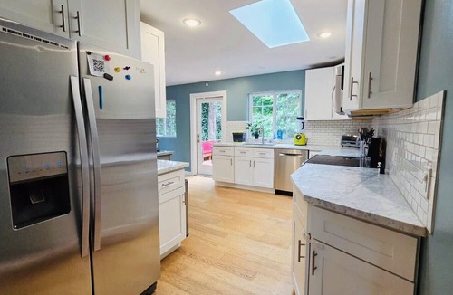 South Seattle House | 3BR 2BA Beacon Hill Backyard Oasis-Firepit,BBQ Deck, Workspaces & Parking