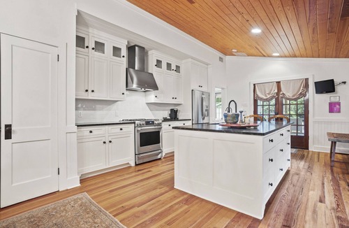 Biloxi House | 3BR/2BA Bottlebrush on Bowen - PERFECT location Ocean Springs. Walk to downtown!