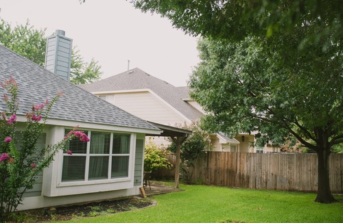 McKinney House | 3BR/2BA/Fully Fenced | Pets OK l Quiet Street