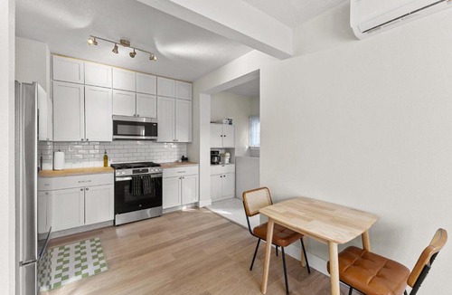 Aberdeen House | 3BR Charming Home Bright Space & Sleeps 8