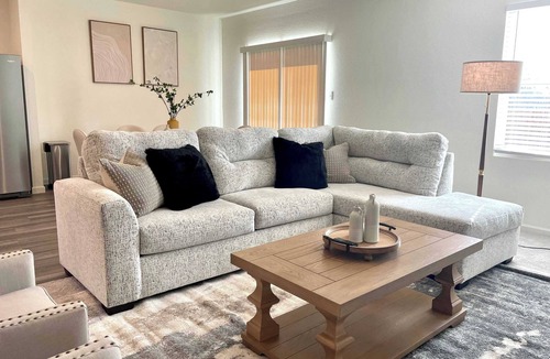 Edgecliff Village House | 3BR Stylish Haven｜Garage Access｜Perfect for Families｜Patio｜Wifi #42036