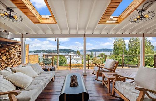 Bryn Mawr-Skyway House | 3BR The Lucille Lake Washington View Retreat