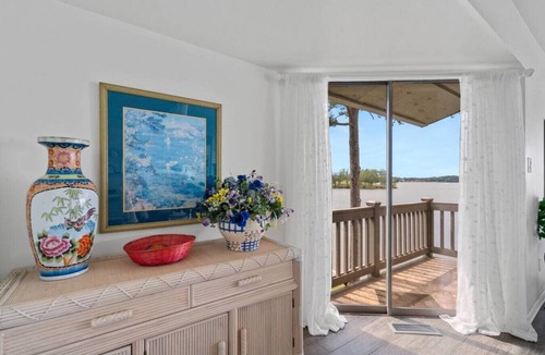 Lake Hamilton Condo | 3BR Waterfront Paradise @ Southshore on Hamilton!