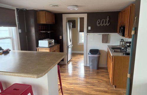 Grafton House | 4-Bdrm 3 bath house in Grafton with large patio, WiFi and very walkable. Fun!