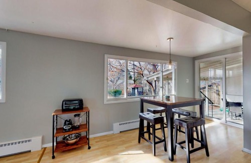 Southeast House | 4 bed rooms + more Denver Home Quiet Neighborhood