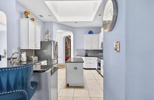 Cedar Hill House | 4 Bedroom | 8 Beds | LRG Backyard | Group Friendly