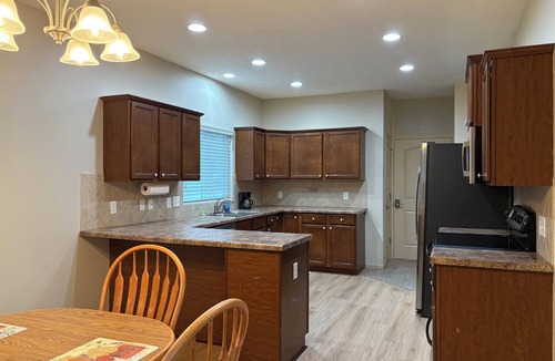 Millard House | 4-bedroom house in West Omaha, Quiet,Peaceful area
