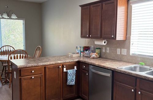 Millard House | 4-bedroom house in West Omaha, Quiet,Peaceful area