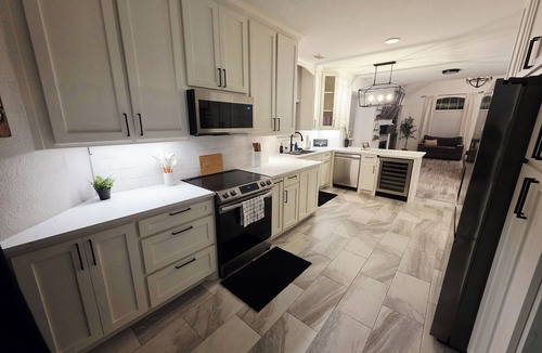 The Colony House | 4-bedroom lake community, hot tub, firepit, media room, gym