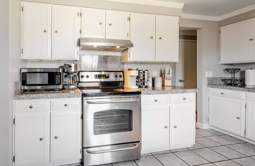 Park East House | 4 Bedrooms/5 Beds-Game Room~5 min Drive to College