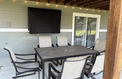 Shawnee House | 4 bedrooms plus an outdoor entertainment area. World Cup ready!