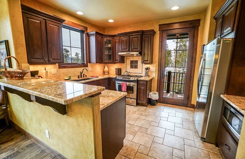 Fraser House | 4 Br. Beautiful Luxury Mountain Townhome with 6 person hot tub