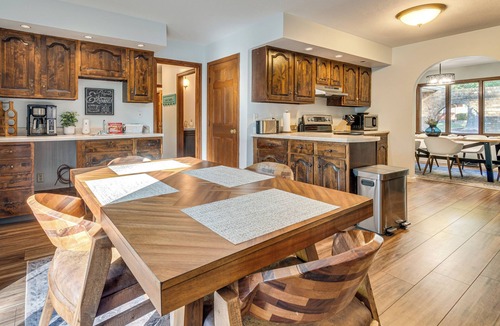 Springfield House | 4 Mi to Capitol: Spacious Springfield Home w/Deck