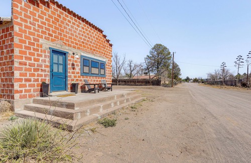 Fort Davis Apartment | 4 Mi to Davis Mountains State Park: Family Retreat