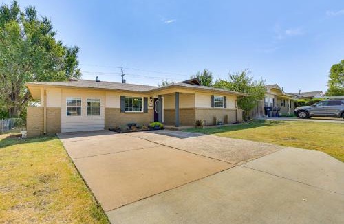 Lawton House | 4 Mi to Museum of the Great Plains: Lawton Home!