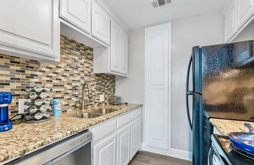 Arlington Apartment | 4 min Walking distance to Cowboys Stadium