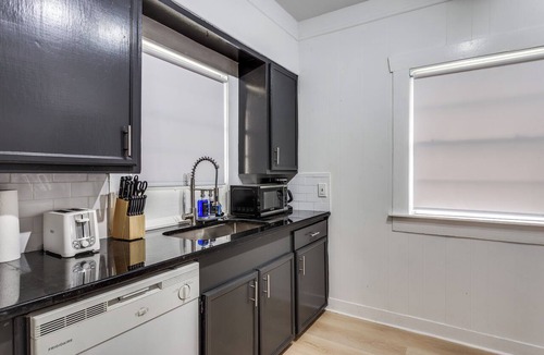 Fort Worth Cultural District House | 4-Minute Walk to Dickies Arena Cozy Fort Worth Stay
