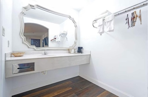 San Augustine Hotel | 4 Modern Rooms | Comfortable Stop for Every Traveler