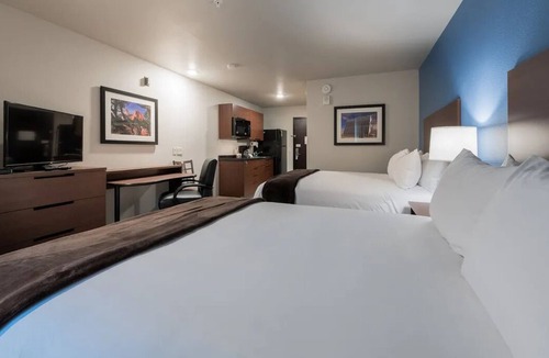Cheyenne Hotel | 4 Modern Rooms w/Free Parking | Wyoming State Museum - 2.1 miles