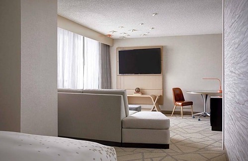 Northeast Park Hill Hotel | 4-Star Hotel ∙ Renaissance Denver Central Park Hotel