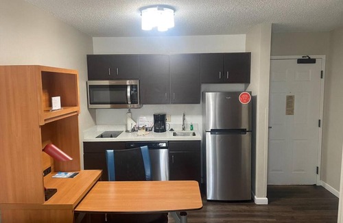 Greenwich Hotel | 4 Welcoming Studios | Free Breakfast + Parking | Towne East Square - 5 miles