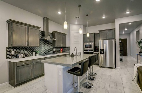 Las Cruces Villa | 4086/Lyle Modern · Brand New Luxury Home in Golf Course Community