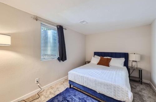 Lamar Heights Area House | 4BD - Hot Tub, BBQ, Games - 10 Mins to Olde Town