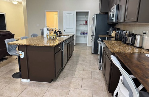Lubbock House | 4BR/2B Lubbock CompleteHome Stay