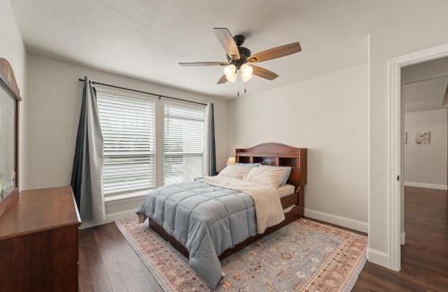 West Arlington House | 4BR Arlington Home Minutes to AT&T Stadium