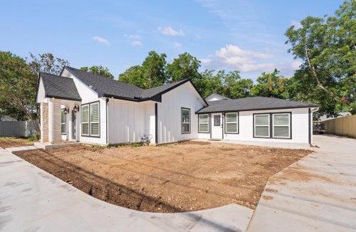 West Arlington House | 4BR Arlington Home Minutes to AT&T Stadium
