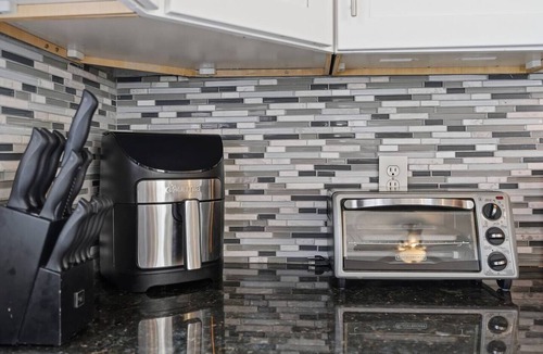 Ashburn House | 4BR End-Unit Townhome | Cozy & Comfortable