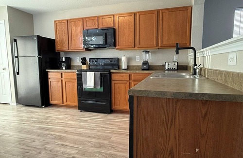 Wetmore House | 4BR Fun-Filled Getaway Near JW Marriott with Ping Pong & Air Hockey