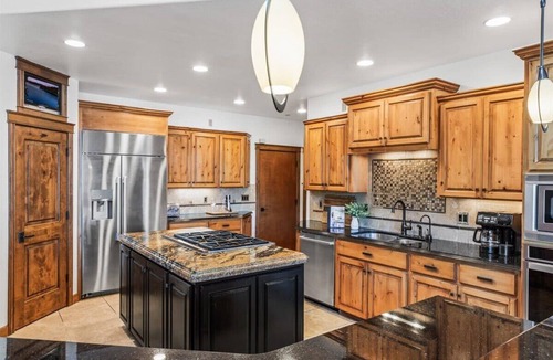 Hayden View Estates House | 4BR Lakefront, Hot Tub, Boat Slip & Games