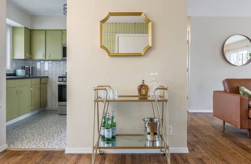Parkville House | 4BR Stay-between airport and downtown