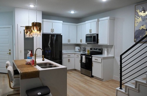 Dallas House | 4BR Upscale Urban Stay | 2 Mi To Fair Park, DT 4Mi