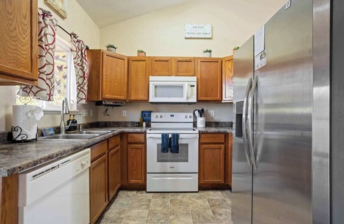 Security-Widefield House | 4BR w Fireplace, Backyard, BBQ, near Peterson AFB
